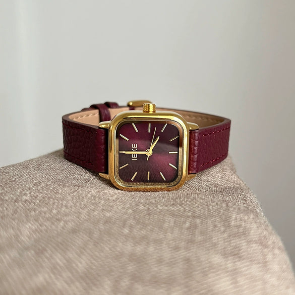 Women's Retro Fashionable Metal Leather Watch With Round Dial And Spiral Crown