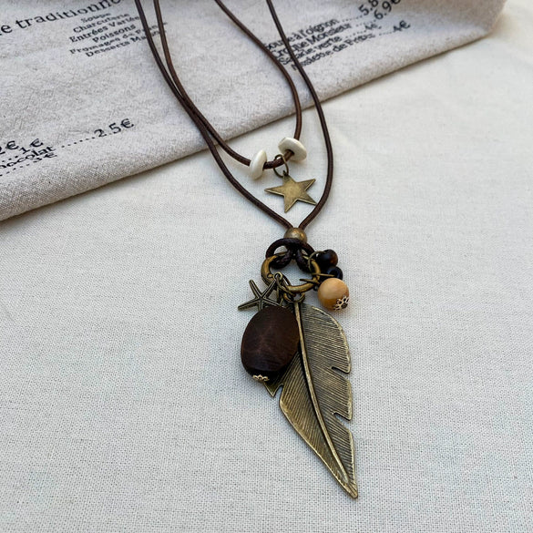 Women's Retro Feather Pendant Necklace Mixed Materials Alloy Leaf Electroplating
