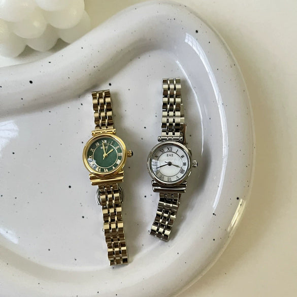 Women's Retro Fritillaria Face Alloy And Steel Belt Quartz Bracelet Watch Leisure Style Green Dial Ordinary Glass Mirror