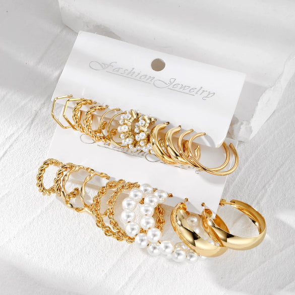 Women's Retro Geometric Alloy Pearl Earrings Set With Electroplating