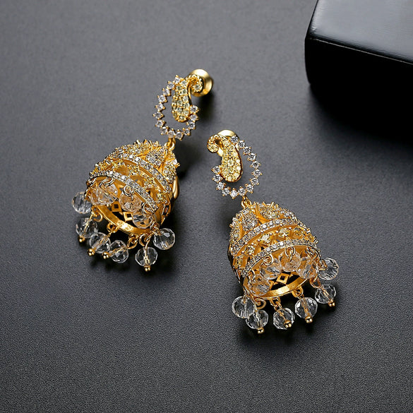 Women's Retro Geometric Bell Pearl Earrings With Zircon Inlay Hollow Copper Electroplated Fashion Jewelry