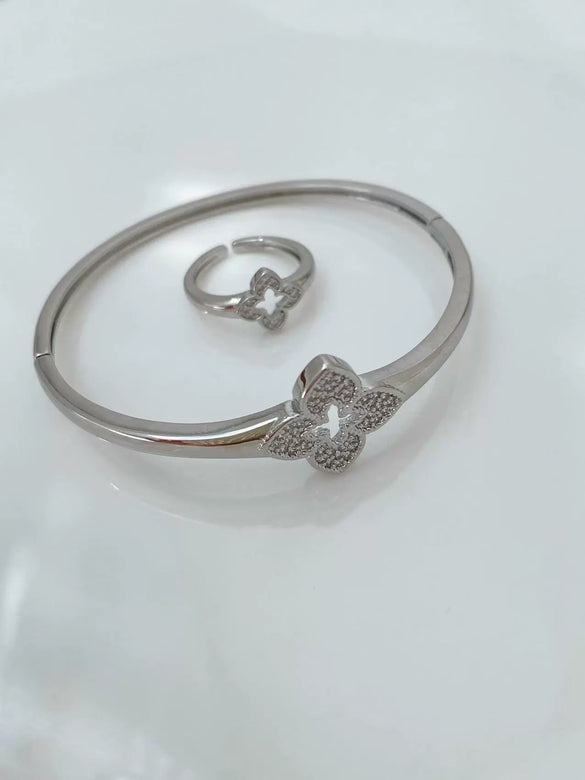 Women's Retro Geometric Cshaped Metal 18K Gold Plated Circle Pattern Bracelet