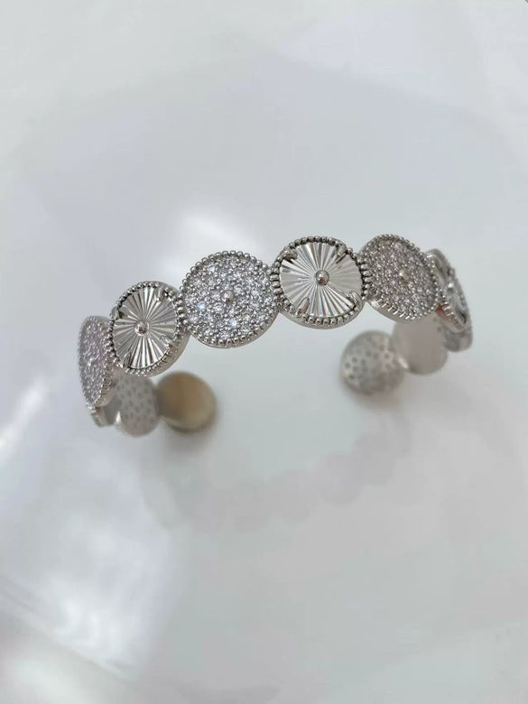 Women's Retro Geometric Cshaped Metal 18K Gold Plated Circle Pattern Bracelet