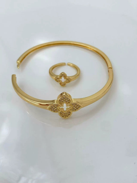 Women's Retro Geometric Cshaped Metal 18K Gold Plated Circle Pattern Bracelet