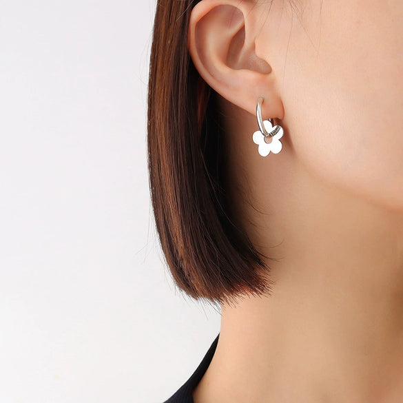 Women's Retro Geometric Flower Earrings In Gold Plated Titanium Steel With Electroplated Finish Fashion Ear Jewelry