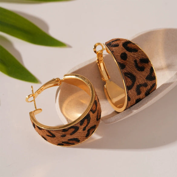 Women's Retro Geometric Leopard Print Flocking Copper Earrings With Real Gold Electroplating