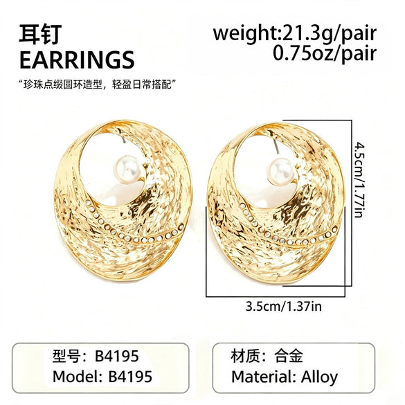 Women's Retro Geometric Oval Hollow Alloy Stud Earrings With Faux Pearls And Rhinestone Details Electroplated Finish And Stainless Steel Posts
