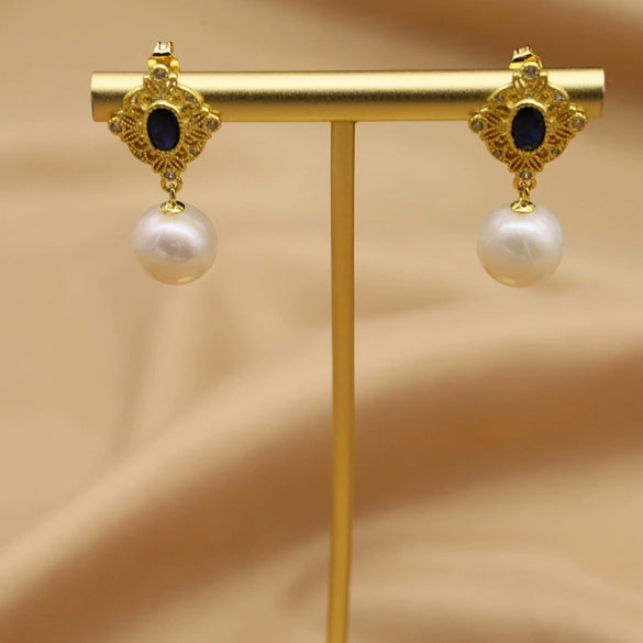 Women's Retro Geometric Pearl Earrings With Rhombus Lace Design And Electroplated Finish Elegant Accessible Luxury Style