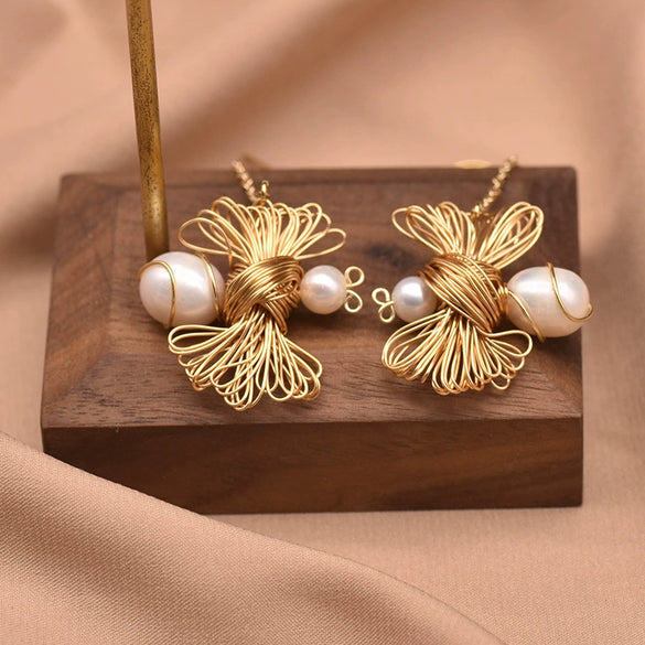Women's Retro Geometric Pearl Earrings With Woven Bee Design Electroplated Long Hook Dangle Jewelry
