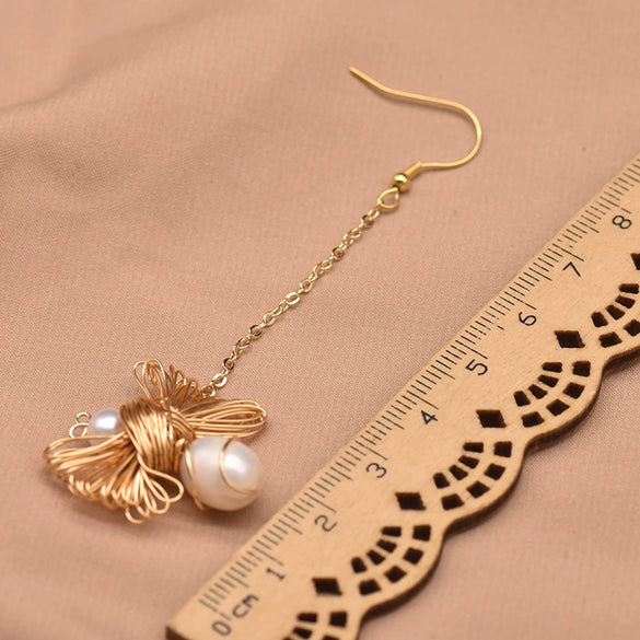 Women's Retro Geometric Pearl Earrings With Woven Bee Design Electroplated Long Hook Dangle Jewelry