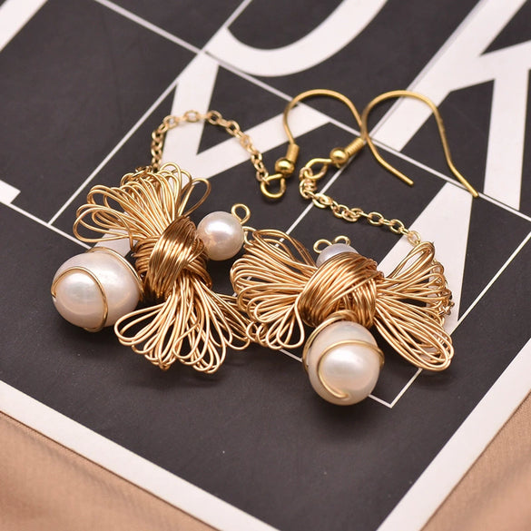 Women's Retro Geometric Pearl Earrings With Woven Bee Design Electroplated Long Hook Dangle Jewelry