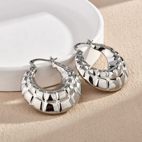 Women's Retro Geometric Plaid Metal Statement Earrings With Electroplated Finish Fashion Jewelry Accessories