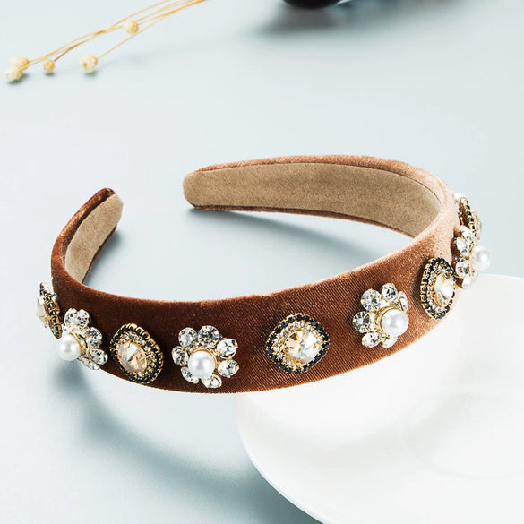 Women’s Retro Geometric Rhinestone And Pearl Alloy Headband With Wide Edge Hair Accessory Design
