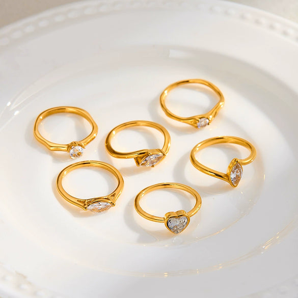 Women's Retro Heart And Geometric Zircon Inlaid Stainless Steel Ring With Gold Plated Finish
