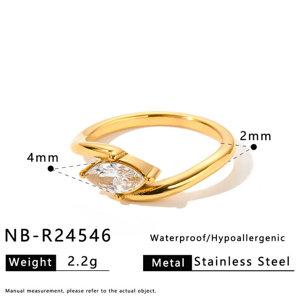 Women's Retro Heart And Geometric Zircon Inlaid Stainless Steel Ring With Gold Plated Finish