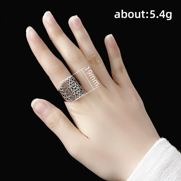 Women's Retro Hollow Flower Pattern Copper Ring Inlaid With Zircon