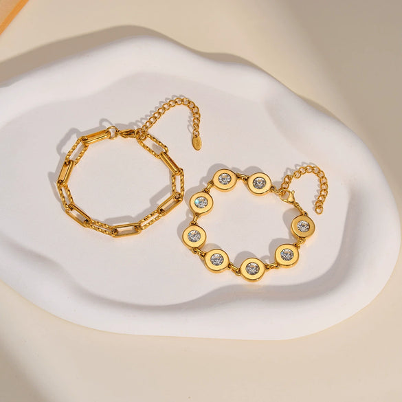 Women’s Retro Hollow Geometric Stainless Steel Bracelet With 18K Gold Plating Zircon Inlay And Rhinestone Chain Design