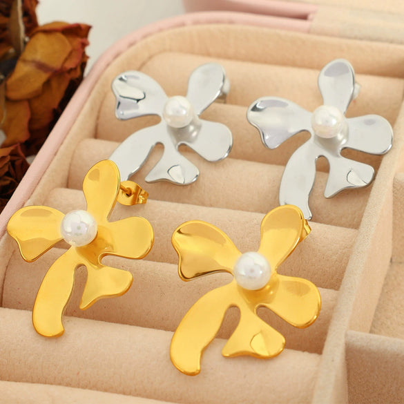 Women's Retro Imitation Pearl 316L Stainless Steel Electroplated Leaves And Flower Earrings