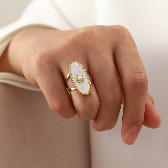 Women's Retro Ins Style Stainless Steel Oval Geometric Inlaid Pearl Ring With Electroplating