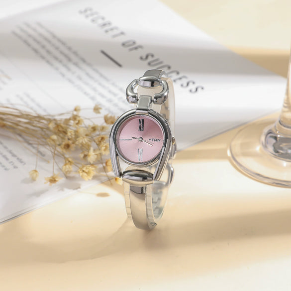 Women's Retro Leisure Alloy Case Stainless Steel Band Round Dial Quartz Watch With Roman Scale And Aurora Hollow Design