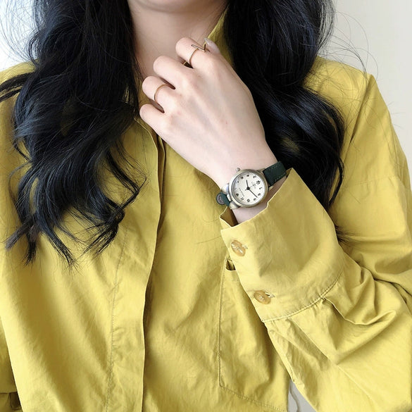 Women's Retro Leisure Watch Alloy Case Ordinary Glass Mirror Pointer Display
