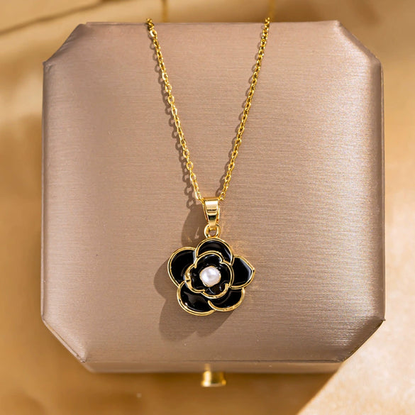 Women's Retro Light Luxury Jewelry Camellia Pendant Necklace Copper Titanium Steel Flower Design