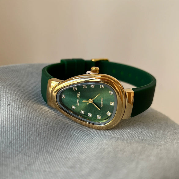 Women's Retro Light Luxury Silicone Alloy Watch With Snake Head Design