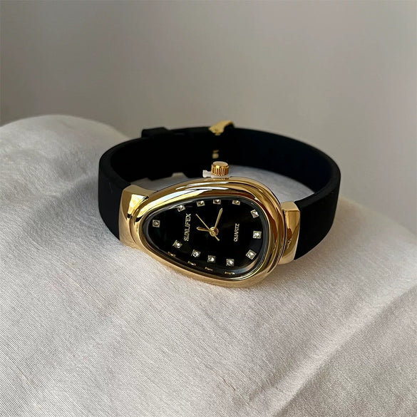 Women's Retro Light Luxury Silicone Alloy Watch With Snake Head Design