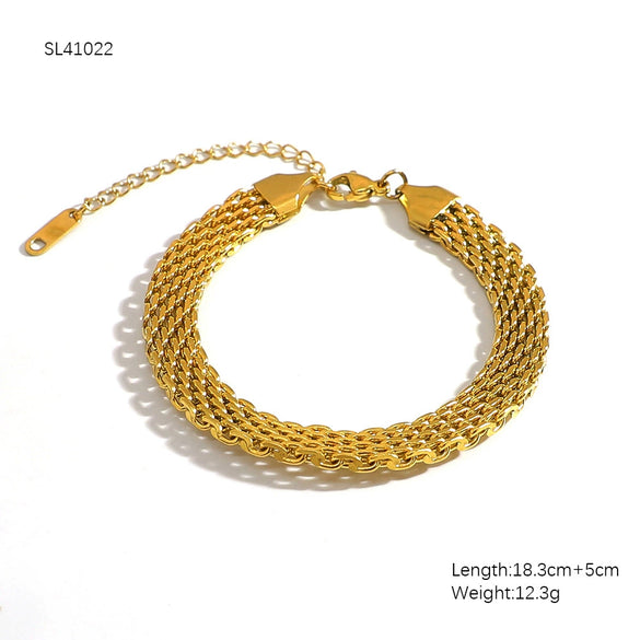 Women's Retro Light Luxury Titanium Steel And Stainless Steel Bracelet Electroplated 18K Gold With Geometric Pattern