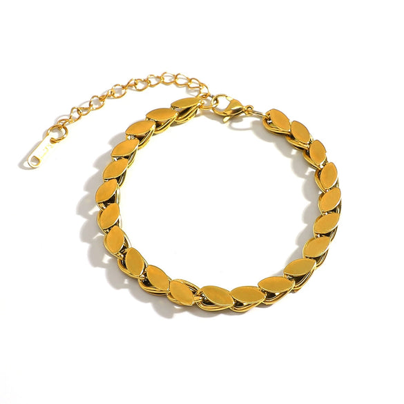 Women's Retro Light Luxury Titanium Steel And Stainless Steel Bracelet Electroplated 18K Gold With Geometric Pattern