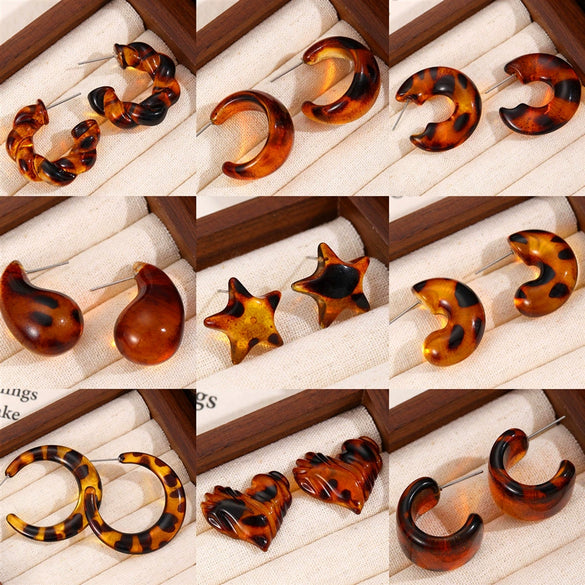 Women's Retro Maillard Geometric Plastic Resin Cshaped Electroplated Earrings