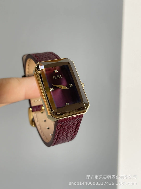 Women's Retro Medieval Style Metal And Leather Watch With Round Dial Pin Buckle And Gold Buckle Material