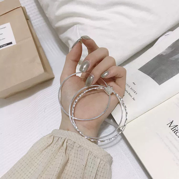 Women's Retro Metal Jewelry Bracelet With Electroplating And Threering Design