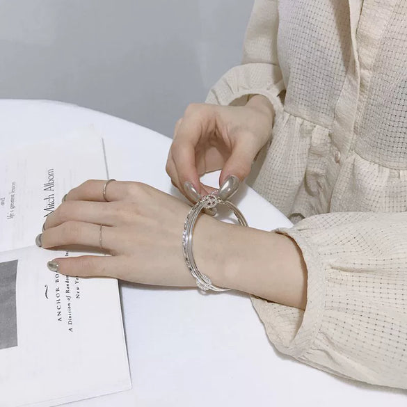 Women's Retro Metal Jewelry Bracelet With Electroplating And Threering Design