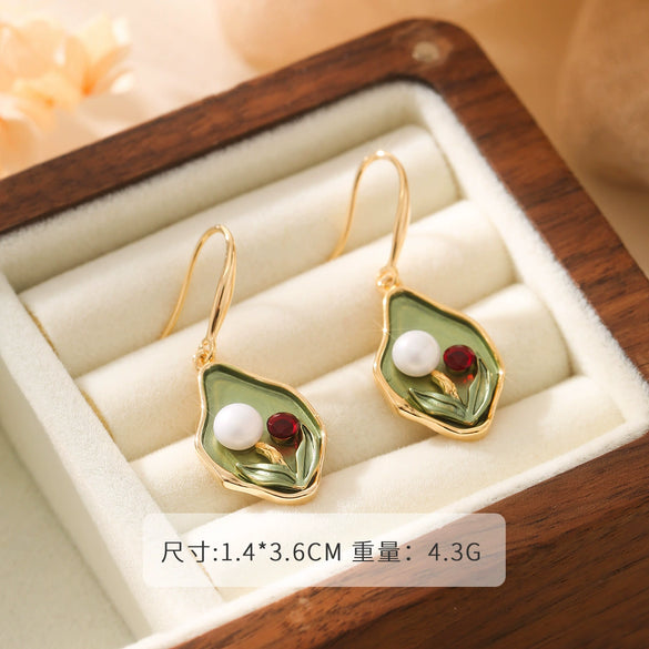 Women's Retro Niche Design Freshwater Pearl Copper Earrings With Heart Shape Flower Leaf Geometric Patterns Electroplated