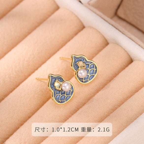Women's Retro Niche Design Freshwater Pearl Copper Earrings With Heart Shape Flower Leaf Geometric Patterns Electroplated