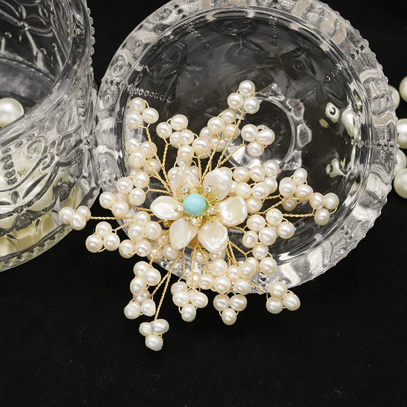 Women's Retro Pearl Brooch With Electroplated Rose And Snowflake Geometric Design Elegant Clothing Accessory Jewelry