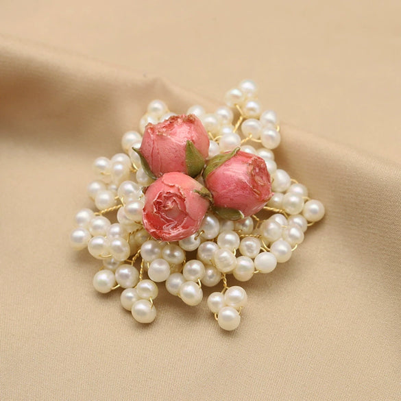 Women's Retro Pearl Brooch With Geometric Rose And Snowflake Design Electroplated Fashion Pin