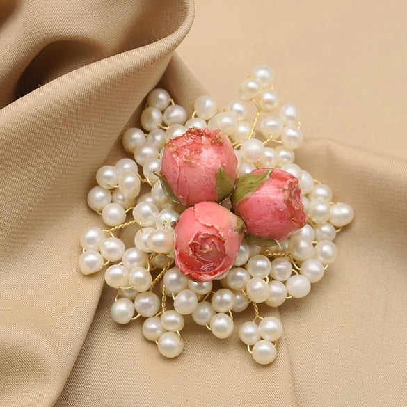 Women's Retro Pearl Brooch With Geometric Rose And Snowflake Design Electroplated Fashion Pin