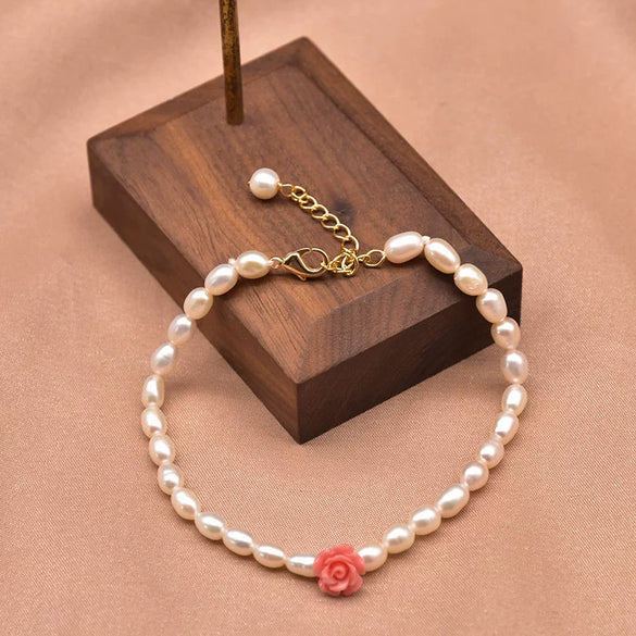Women's Retro Pearl Flower Bracelet Elegant Embossed Hand Beaded Jewelry With Electroplated Detail Natural Style