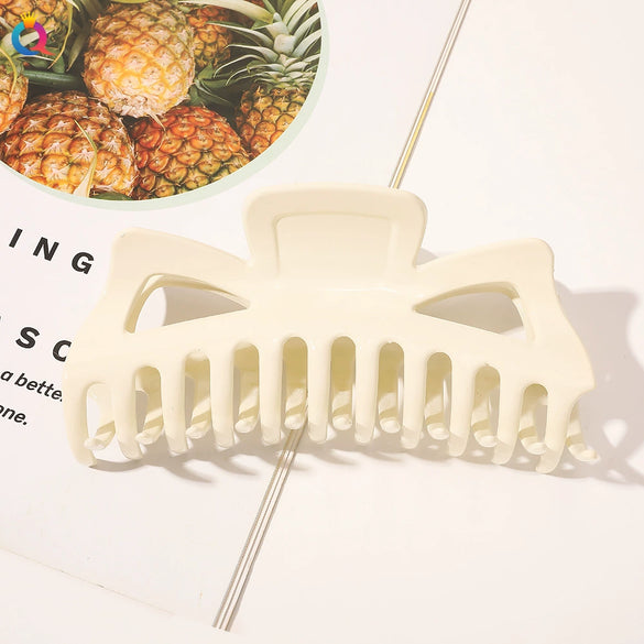 Women's Retro Resin And Plastic Shark Clip Hairpin Handmade Elegant Hair Claw Clip For Everyday Hairstyles