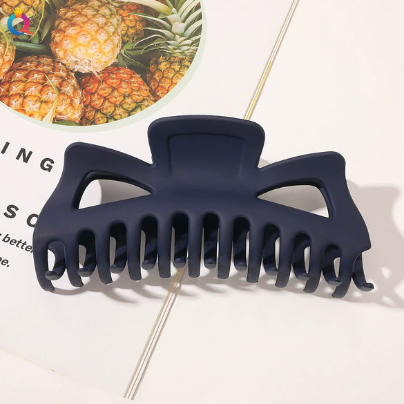 Women's Retro Resin And Plastic Shark Clip Hairpin Handmade Elegant Hair Claw Clip For Everyday Hairstyles
