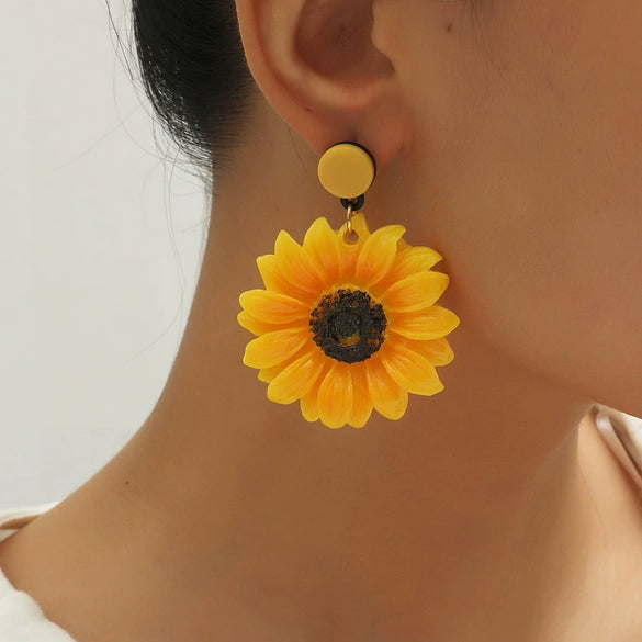 Women's Retro Simple Resin Flower Earrings Elegant Fashion Sunflower Floral Drop Earrings Versatile Lightweight Statement Jewelry