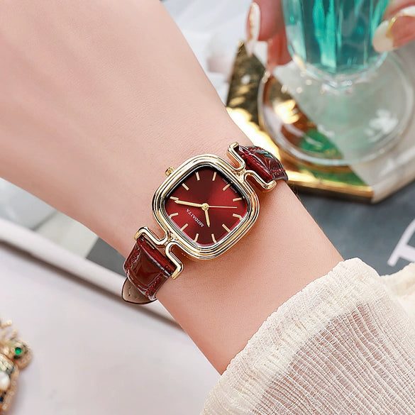 Women's Retro Square Dial Luxury Watch Alloy Case Imitation Leather Strap Stainless Steel Clasp