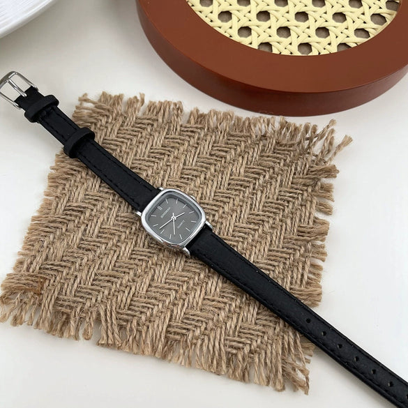 Women's Retro Square Quartz Watch With Alloy Case And Ordinary Glass Mirror