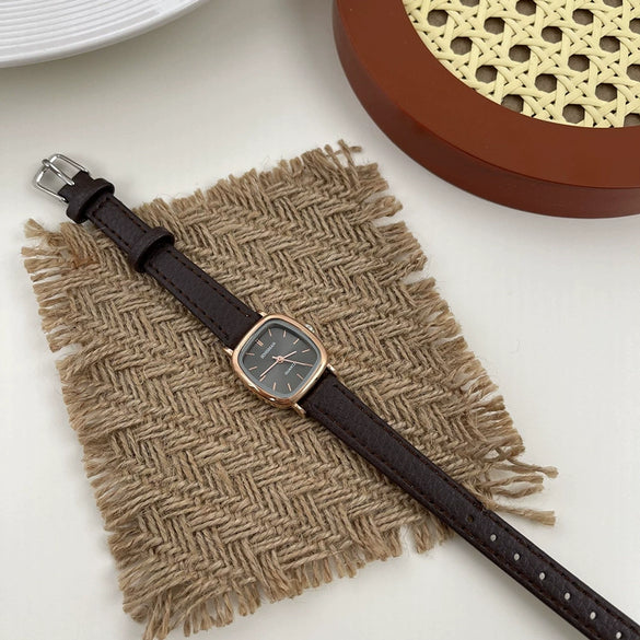 Women's Retro Square Quartz Watch With Alloy Case And Ordinary Glass Mirror