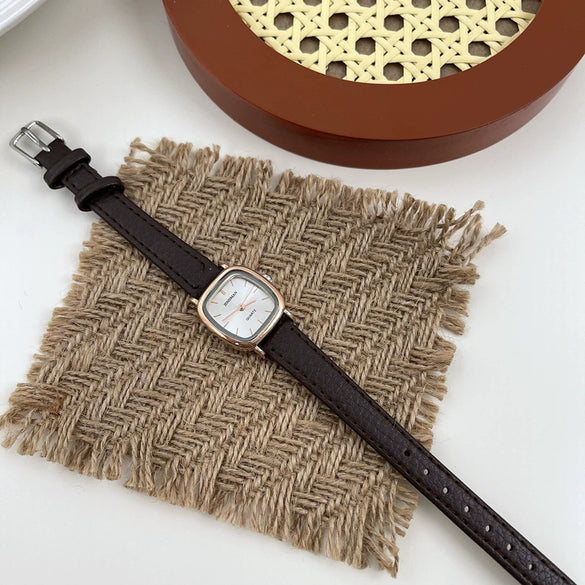 Women's Retro Square Quartz Watch With Alloy Case And Ordinary Glass Mirror