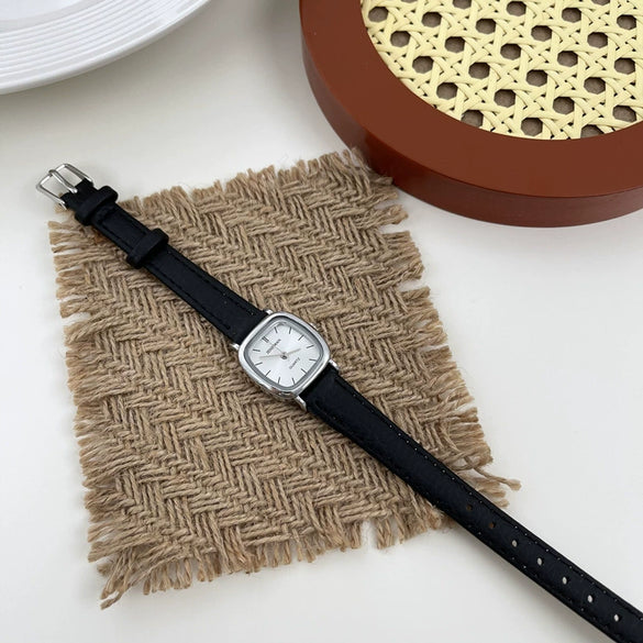 Women's Retro Square Quartz Watch With Alloy Case And Ordinary Glass Mirror