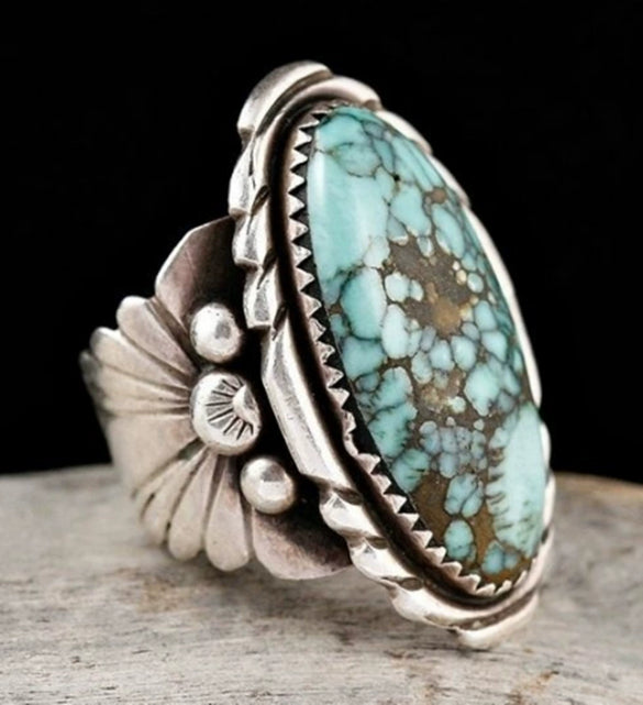 Women's Retro Style Alloy Ring With Geometric Pattern And Electroplating Treatment