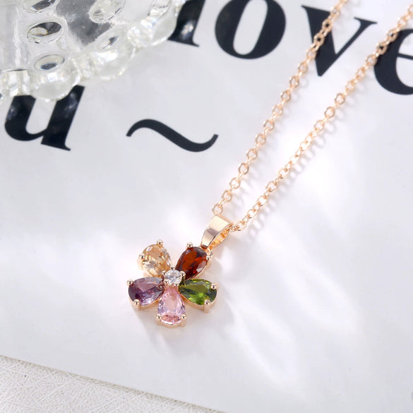 Women's Rose Gold Color Copper Flower Necklace With Zircon Inlay Fashion O Chain Pendant Necklace
